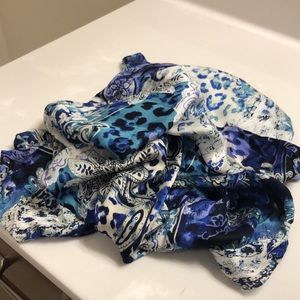 Chico’s beautiful paisley animal print scarf